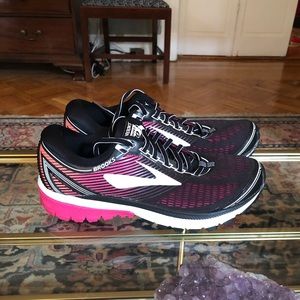 Brooks Ghost 10 Running Shoe- Size 8 1/2